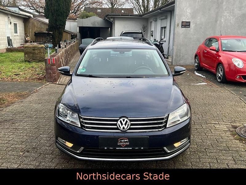 Gebraucht VW Passat Comfortline 122 PS (89 kW) 2012 Blau Kombi