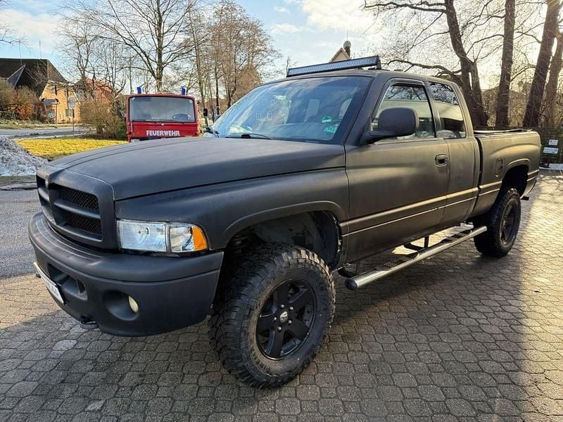 Gebraucht Dodge Ram 223 PS (164 kW) 2001 Rot Pickup