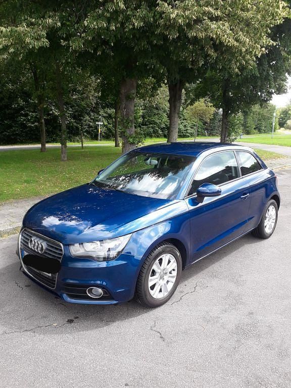 Blau Gebraucht 2014 Audi A1 Attraction Kleinwagen | 11.000 € (Fairer Preis) - Bild 1/4