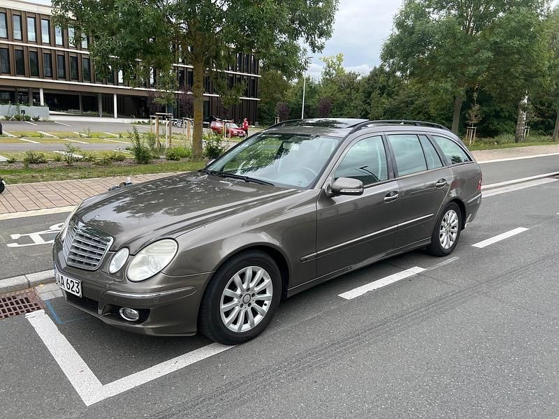 Grau Gebraucht 2009 Mercedes E220 Elegance Kombi | 3.000 € (Superpreis) - Bild 1/4