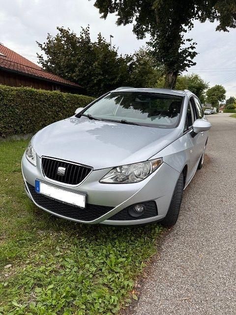 Silber Gebraucht 2011 Seat Ibiza Style Limousine | 1.700 € (Guter Preis) - Bild 1/4