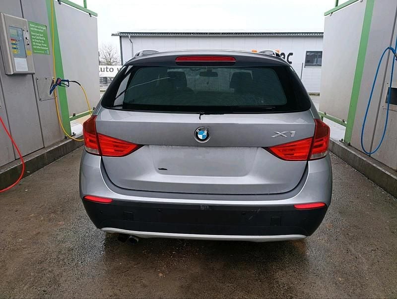 Używany BMW X1 218 KM (160 kW) 2010 Szary SUV