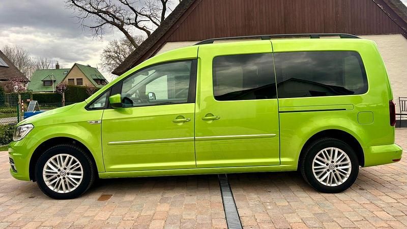 Gebraucht VW Caddy Highline 102 PS (75 kW) 2016 Grün Van / Kleinbus