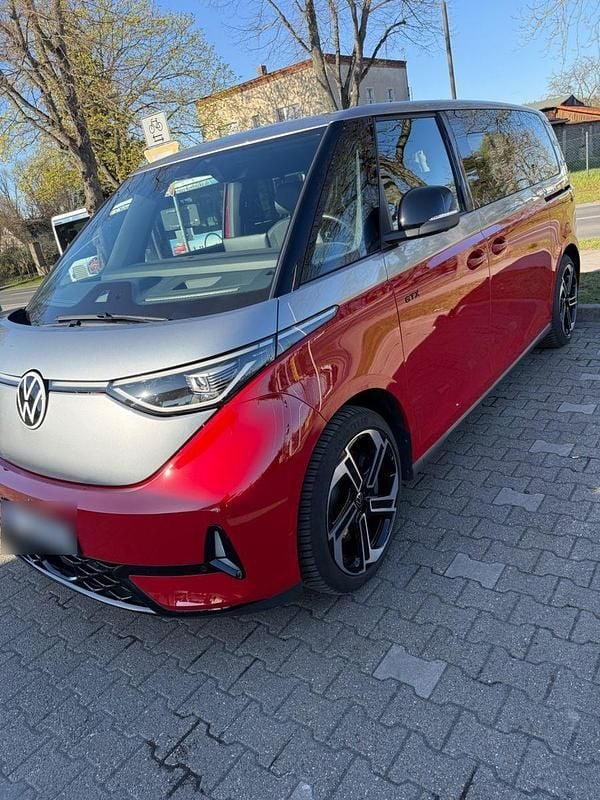 Używany VW ID. Buzz GTX 250 kW (340 KM) 2024 Czerwony Minivan
