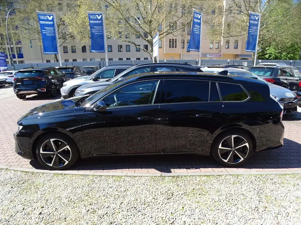Gebraucht Opel Astra 131 PS (96 kW) 2025 Schwarz Kombi