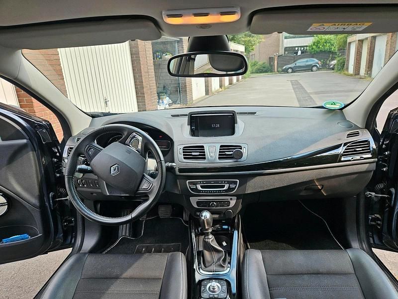 Gebraucht Renault Mégane GrandTour Bose Edition 131 PS (96 kW) 2016 Kombi