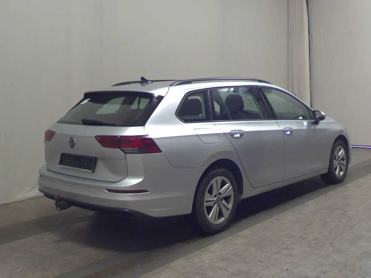 Gebraucht VW Golf VIII Life 150 PS (110 kW) 2023 Silber Kombi
