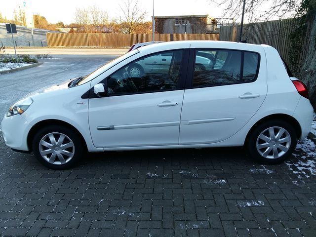 Gebraucht Renault Clio IV 140 PS (102 kW) 2012 Weiß Kleinwagen