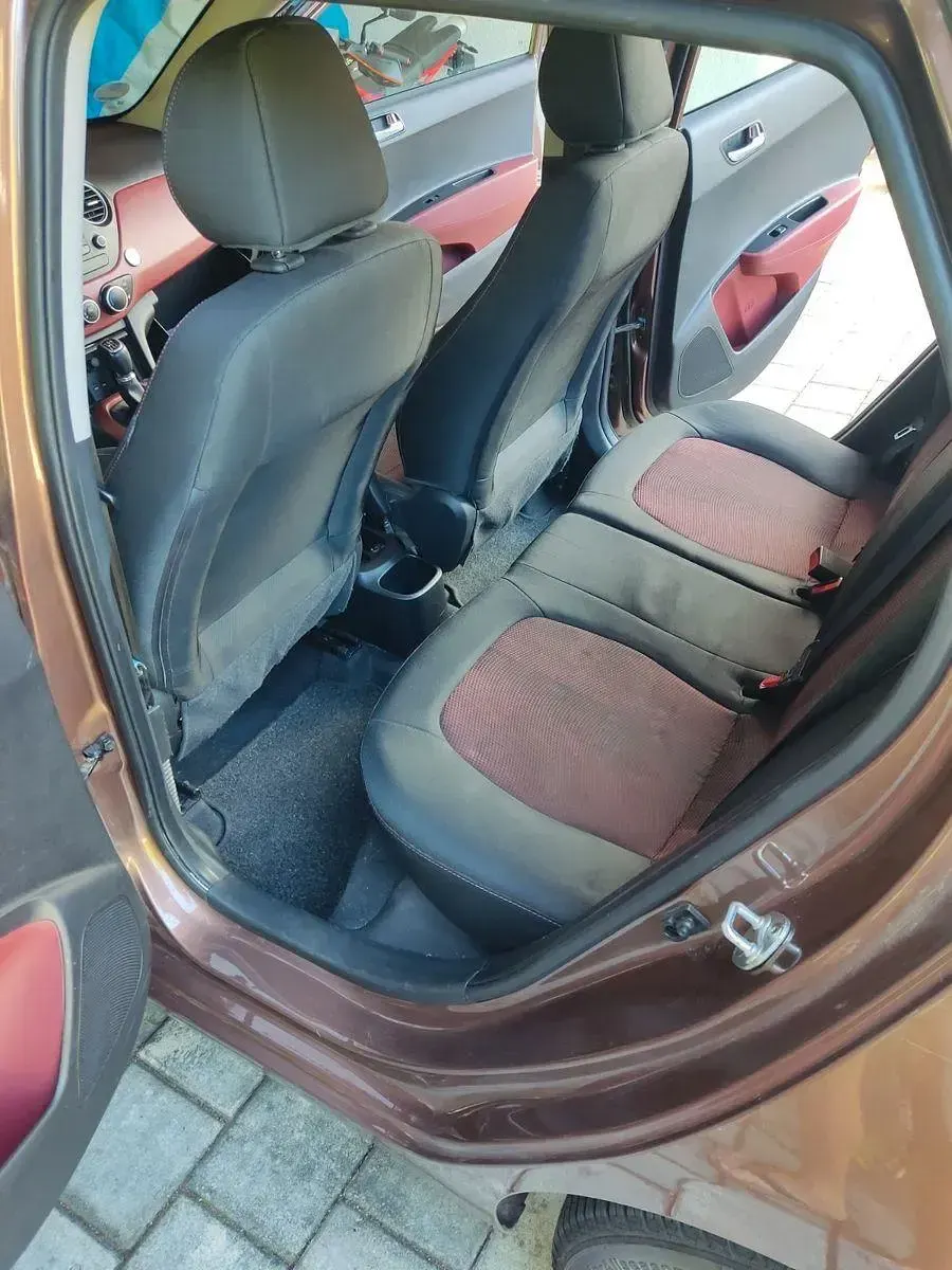 Gebraucht Hyundai i10 Style 87 PS (63 kW) 2018 Braun Kleinwagen