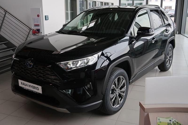 Tiefschwarz metallic Neu 2025 Toyota RAV4 Hybrid SUV | 56.790 € (Etwas zu teuer) - Bild 1/4