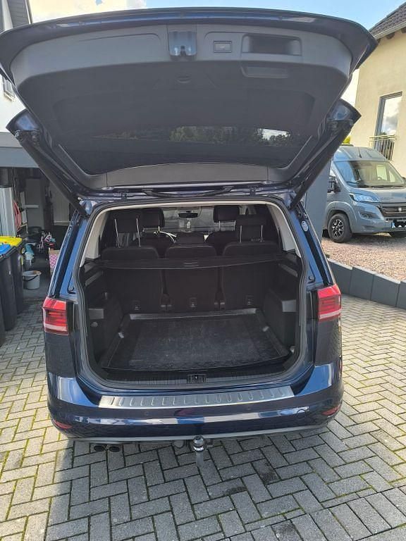 Gebraucht VW Touran Highline 150 PS (110 kW) 2017 Blau Van / Kleinbus