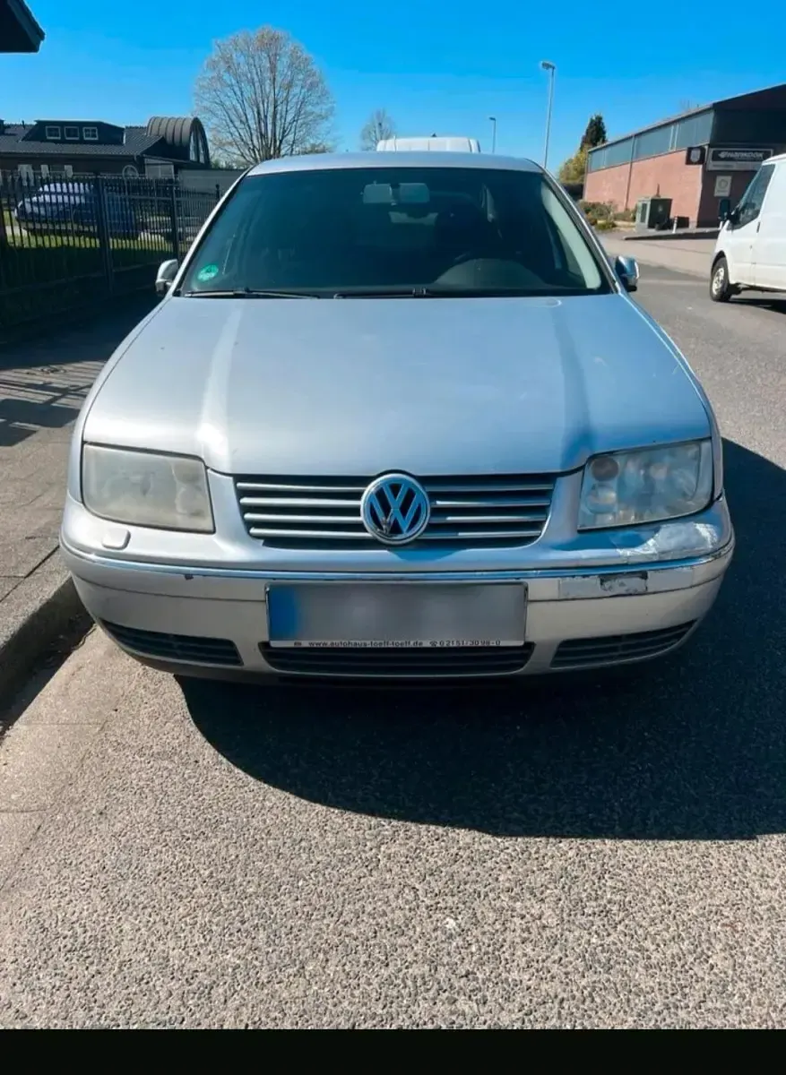 Gebraucht VW Bora 116 PS (85 kW) 2003 Silber Limousine