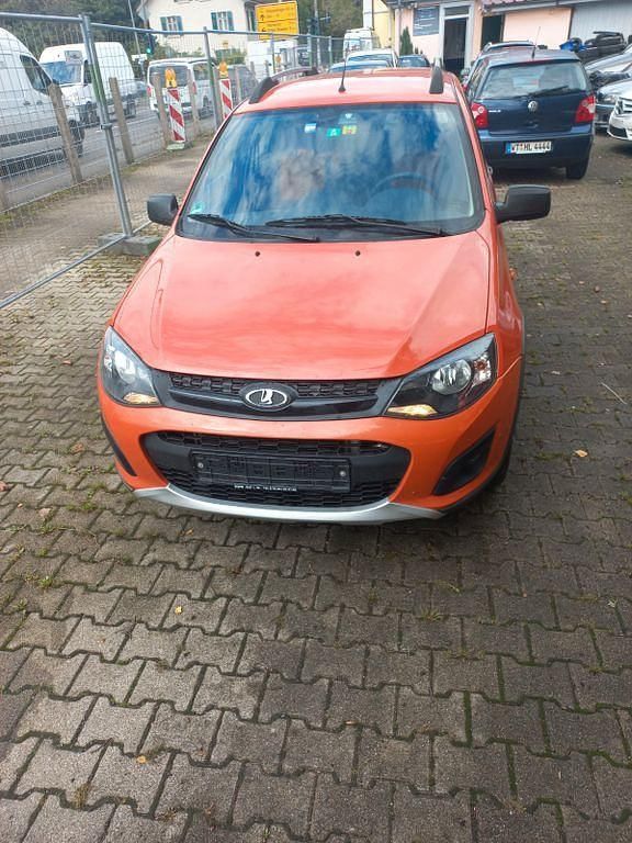 Orange Gebraucht 2016 Lada Kalina Limousine | 2.380 € (Fairer Preis) - Bild 1/4