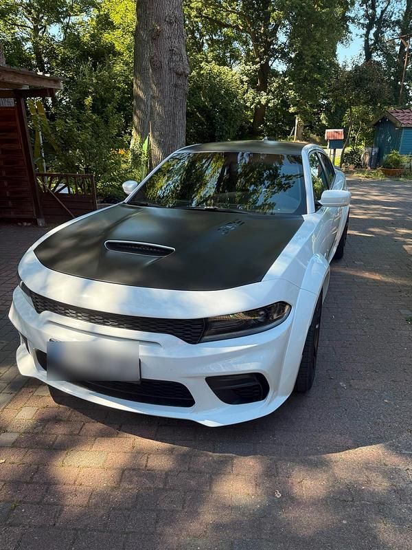 Weiß Gebraucht 2020 Dodge Charger Limousine | 38.500 € (Guter Preis) - Bild 1/4
