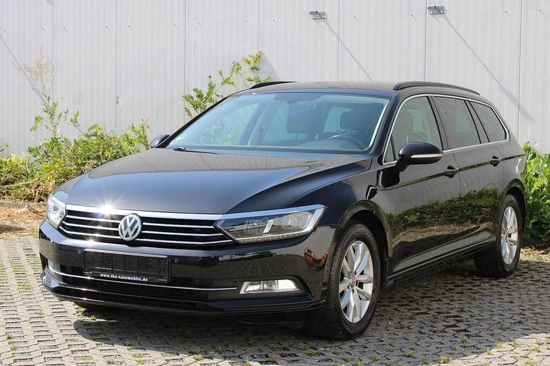 Schwarz Gebraucht 2016 VW Passat Comfortline Kombi | 11.599 € (Guter Preis) - Bild 1/4