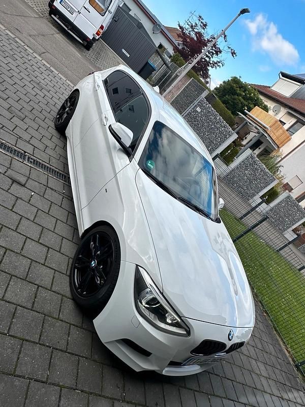 Gebraucht BMW 116 Advantage 136 PS (100 kW) 2015 Weiß Kleinwagen