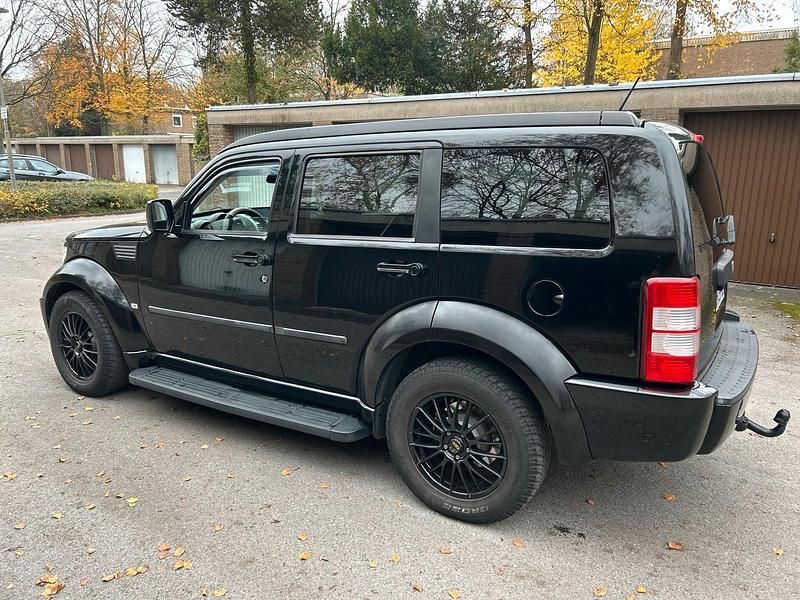 Używany Dodge Nitro 170 KM (125 kW) 2007 Czarny SUV
