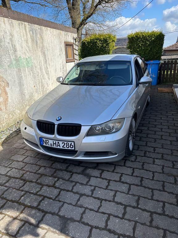 Gebraucht BMW 320 163 PS (119 kW) 2005 Silber Limousine