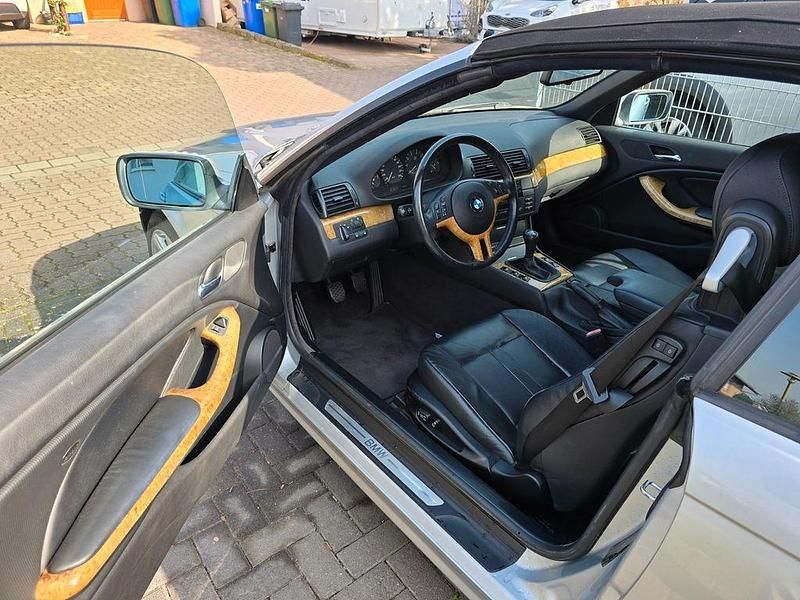 Gebraucht BMW 318 Cabriolet 143 PS (105 kW) 2002 Silber Cabrio