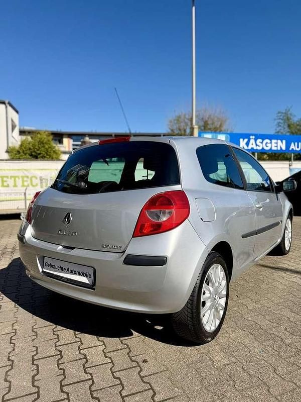 Gebraucht Renault Clio II Exception 111 PS (81 kW) 2006 Platingrau Kleinwagen