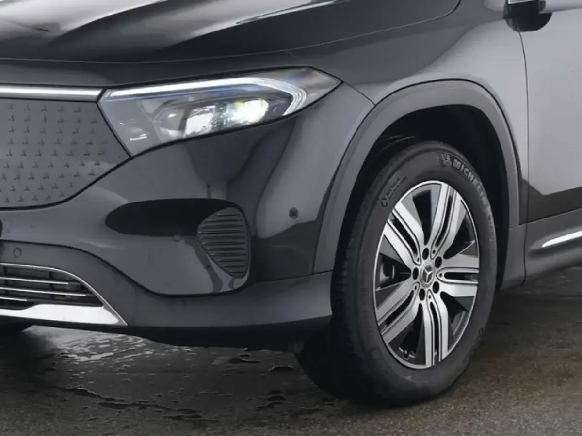 Gebraucht Mercedes EQB250+ Progressive 139 kW (190 PS) 2025 Lack kosmosschwarz SUV