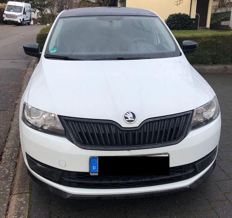 Weiß Gebraucht 2015 Skoda Rapid Monte Carlo Limousine | 8.500 € (Guter Preis) - Bild 1/4