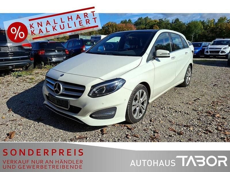 Weiß Gebraucht 2015 Mercedes B220 Urban Van / Kleinbus | 13.785 € (Guter Preis) - Bild 1/4