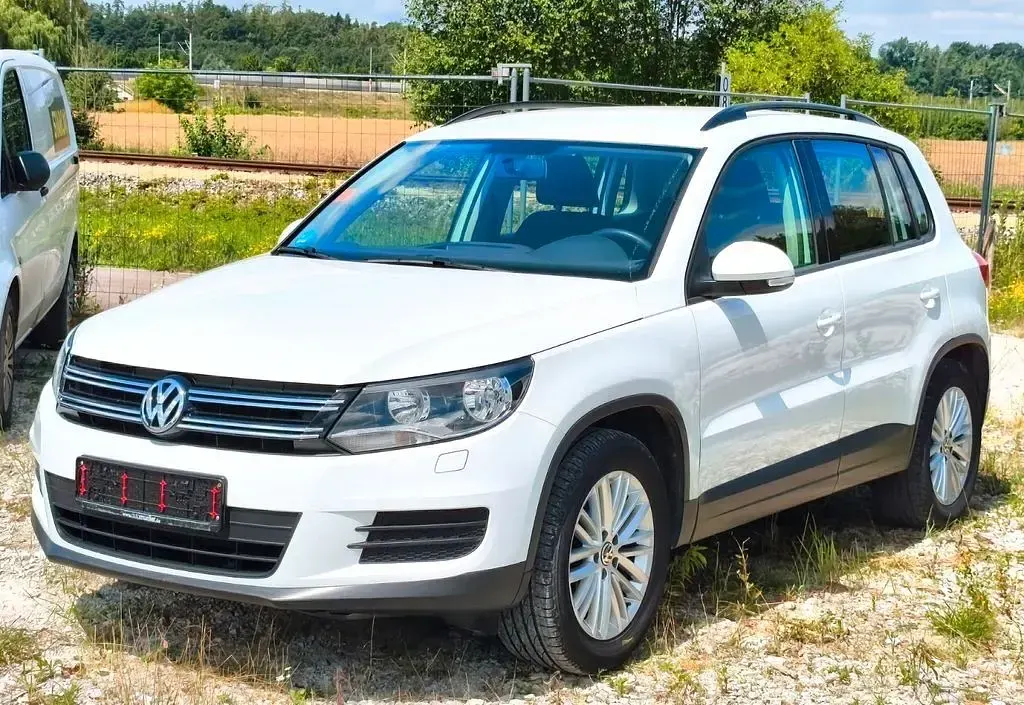 Gebraucht VW Tiguan Trendline 110 PS (80 kW) 2015 Weiß SUV