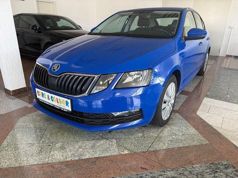Blau Gebraucht 2018 Skoda Octavia Ambition Limousine | 5.999 € (Guter Preis) - Bild 1/4