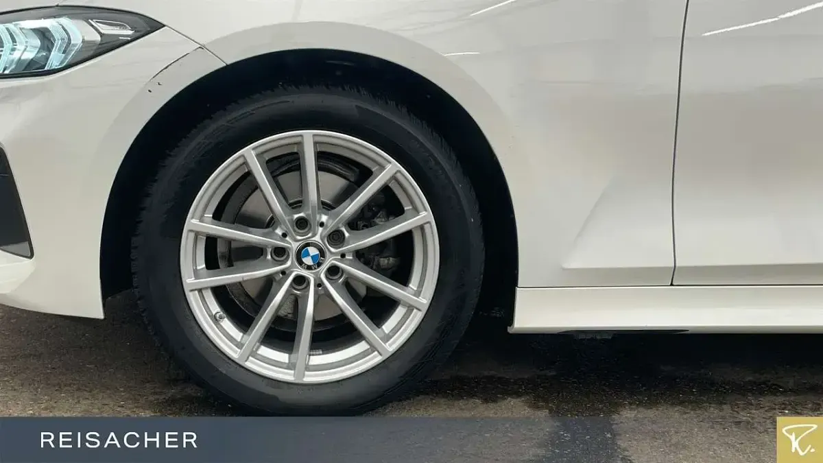 Gebraucht BMW 318 Shadowline 156 PS (114 kW) 2023 Alpinweiß uni Kombi