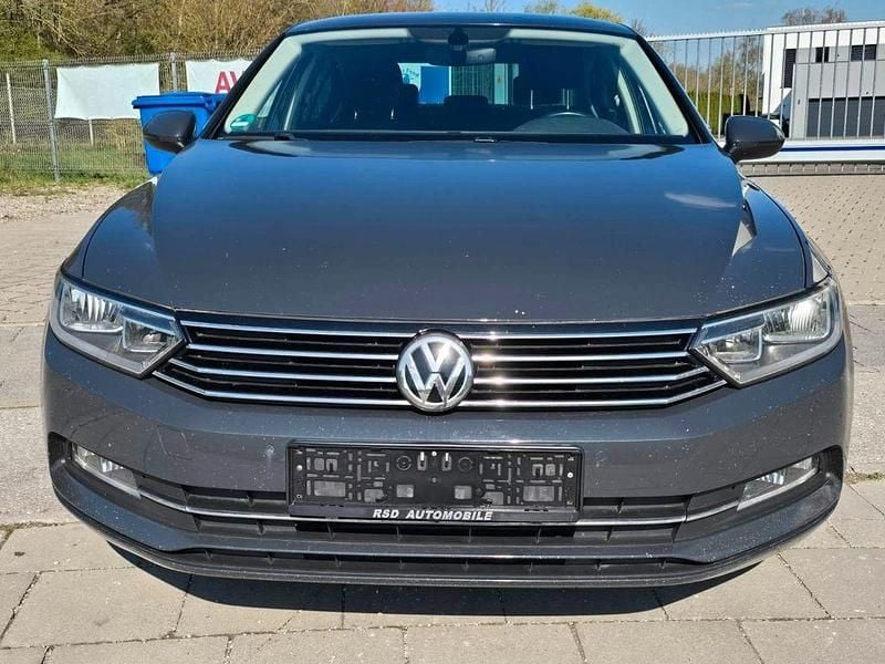 Gebraucht VW Passat Comfortline 150 PS (110 kW) 2015 Grau Limousine