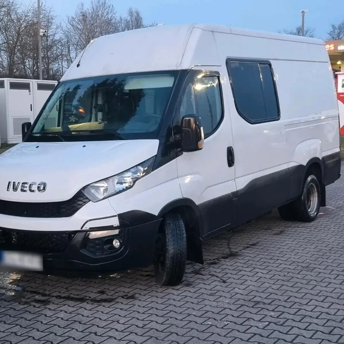 Second-hand Iveco Daily 170 CP (125 kW) 2016 Monovolum