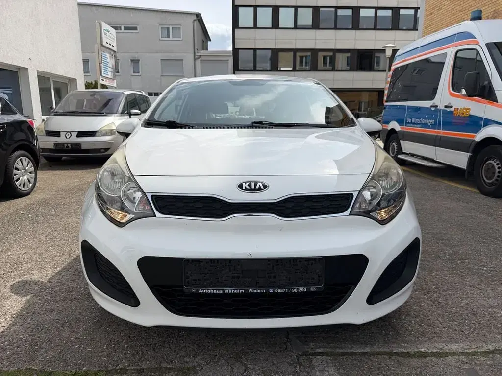 Gebraucht Kia Rio Edition 7 75 PS (55 kW) 2012 Weiß Kleinwagen