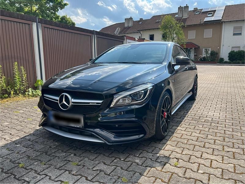 Schwarz Gebraucht 2017 Mercedes CLA45 AMG AMG Limousine | 26.500 € (Fairer Preis) - Bild 1/4