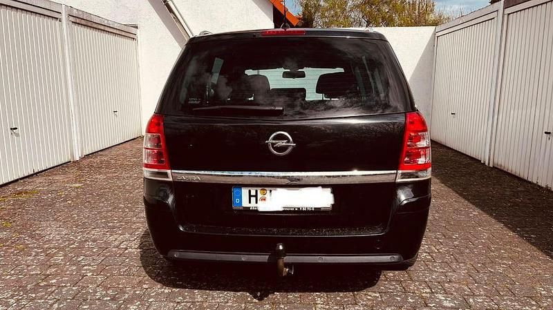 Gebraucht Opel Zafira 140 PS (102 kW) 2014 Schwarz Van / Kleinbus