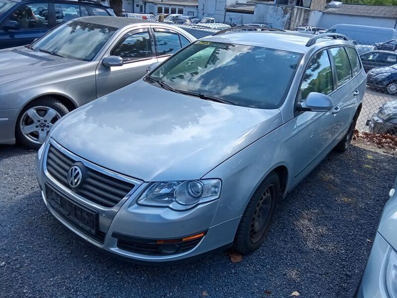 Silber Gebraucht 2010 VW Passat Trendline Kombi | 2.400 € (Superpreis) - Bild 1/4