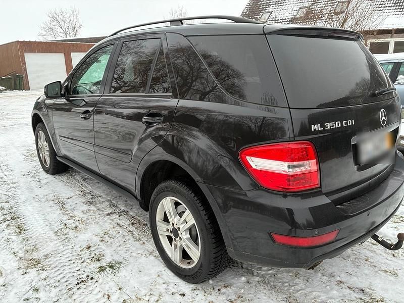 Gebraucht Mercedes ML350 231 PS (169 kW) 2010 Schwarz SUV