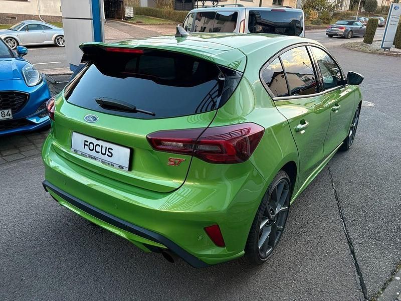 Gebraucht Ford Focus ST 280 PS (205 kW) 2025 Grün Limousine