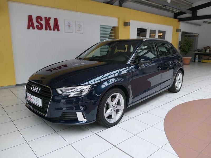 Gebraucht Audi A3 Sport 116 PS (85 kW) 2019 Blau Limousine