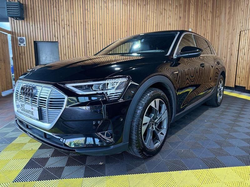 Schwarz Gebraucht 2022 Audi e-tron S-Line SUV | 32.900 € (Guter Preis) - Bild 1/4