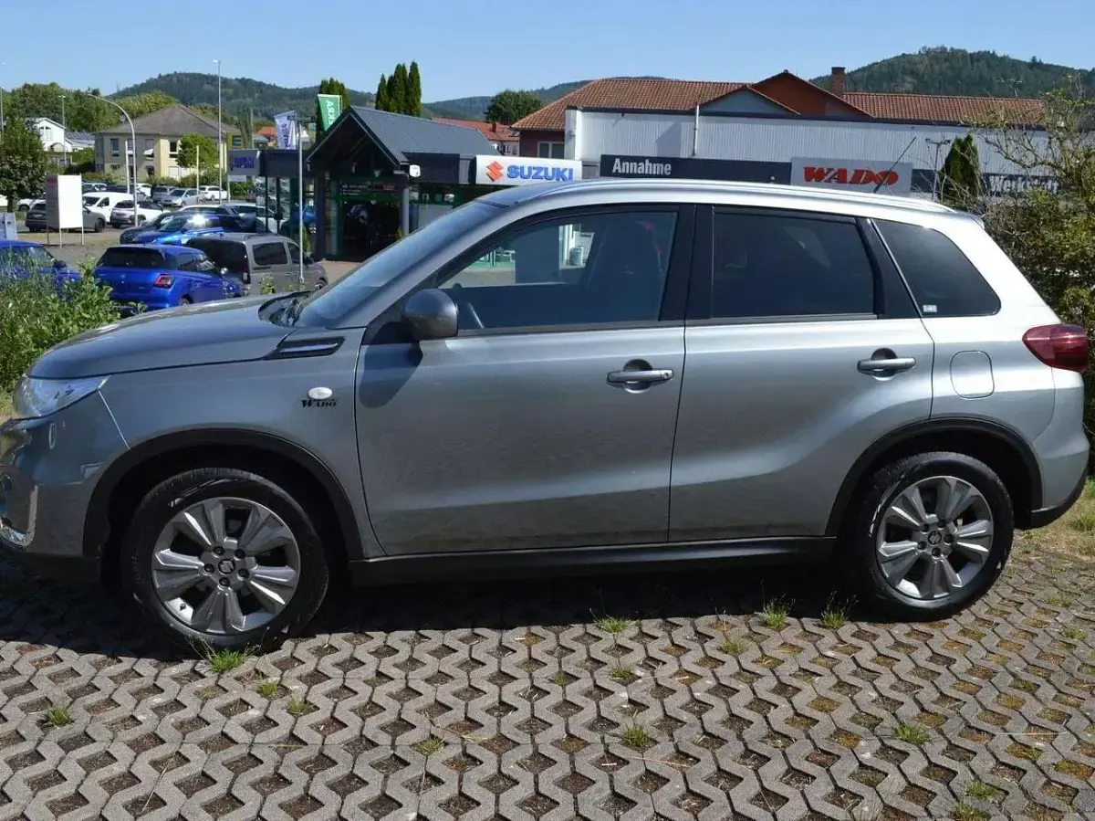 Gebraucht Suzuki Vitara Comfort 140 PS (102 kW) 2019 Galactic gray SUV
