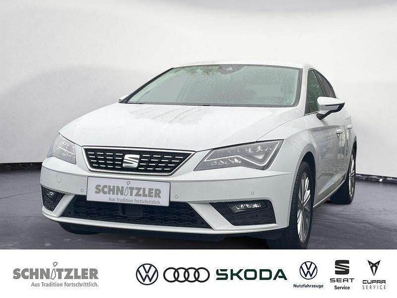 Weiß Gebraucht 2020 Seat Leon XCELLENCE Limousine | 16.450 € (Guter Preis) - Bild 1/4