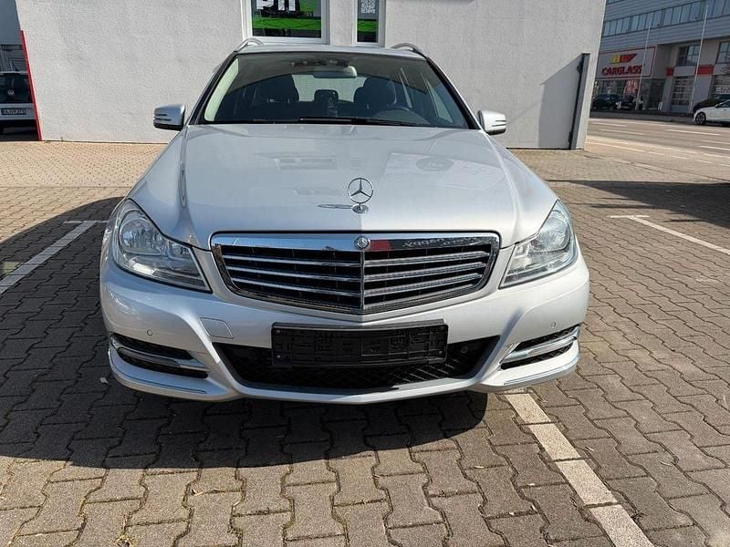 Gebraucht Mercedes C180 156 PS (114 kW) 2014 Silber Kombi