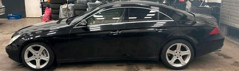 Schwarz Gebraucht 2006 Mercedes CLS320 Limousine | 5.900 € (Guter Preis) - Bild 1/4