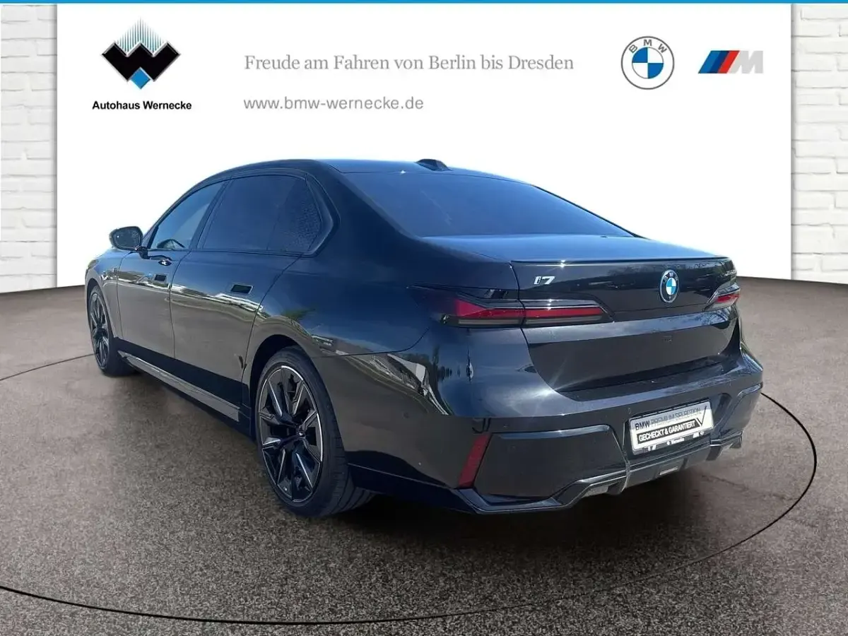 Gebraucht BMW i7 M Sport 400 kW (544 PS) 2024 Saphirschwarz Limousine