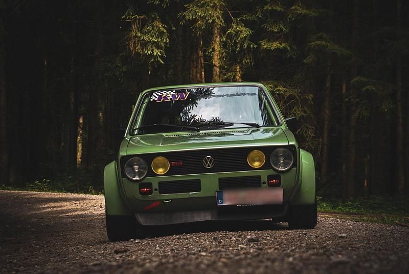 Grün Gebraucht 1983 VW Golf I GTI Limousine | 18.500 € - Bild 1/4