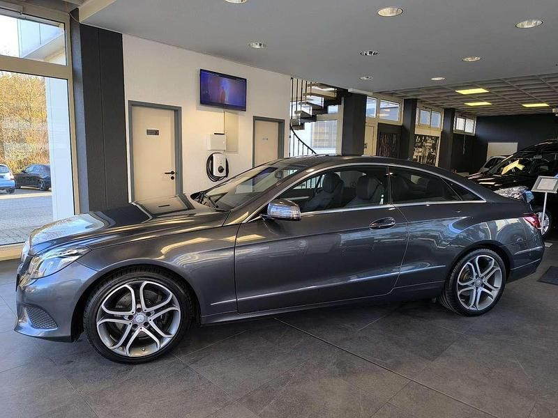 Gebraucht Mercedes E200 184 PS (135 kW) 2015 Tenoritgrau  metalliclack Coupé