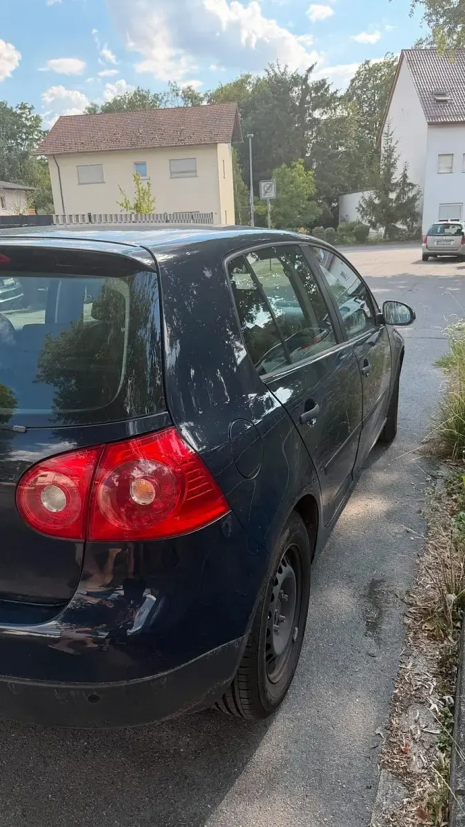 Gebraucht VW Golf V 102 PS (75 kW) 2004 Blau Kleinwagen