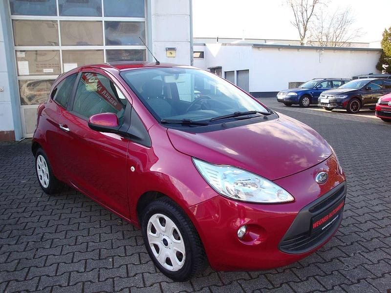Gebraucht Ford Ka Titanium 69 PS (50 kW) 2014 Funky magenta metallic Kleinwagen