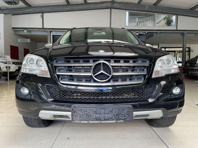 Gebraucht Mercedes ML350 224 PS (164 kW) 2009 Schwarz SUV